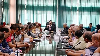 وفد من الوزراء ومحافظ القليوبية يناقشان مشاكل القمامة.. والأخير: هدفنا خدمة المواطن ورضاءه (صور)