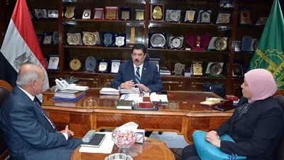 محافظ القليوبية يبحث مع مستشار نائب وزير الزراعة تعزيز الإنتاج الحيواني بالمحافظة (صور)