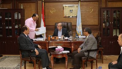 محافظ كفرالشيخ يناقش تطبيق بروتوكول السكة الحديد لاستغلال المشروعات (صور)    