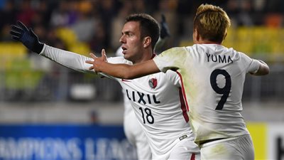 كاشيما الياباني يضرب موعدا ناريا مع بيروزي الإيراني في نهائي دوري أبطال آسيا