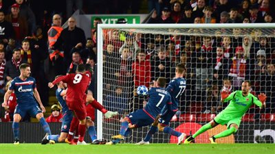 فيرمينو يصل لـ 12 هدفا خلال 16 مباراة مع ليفربول في دوري الأبطال