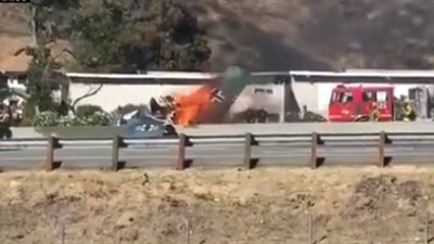 تحطم طائرة أمريكية في ولاية كاليفورنيا (فيديو)