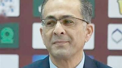 الطائرة يوقف تنفيذ حكم حل الاتحاد باستشكالين 