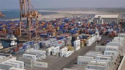 إعادة فتح موانئ السويس واستئناف الحركة الملاحية