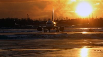 عاجل.. هبوط اضطراري لطاائرة في مطار برومانيا بعد انذار بوجود قنبلة