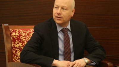 المبعوث الأمريكي يصل إسرائيل لإنهاء 