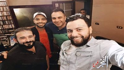 الموزع أحمد عادل ينتهي من تسجيل تتر برنامج 