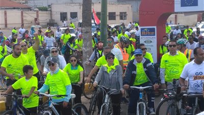 بالزي الرياضي والدراجة.. وزيرة البيئة تشارك في أكبر مسيرة بالدراجات للتوعية بالتغير المناخي