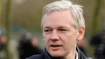 مؤسس ويكيليكس مستعد لتسليم نفسه للسلطات البريطانية