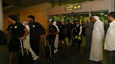 الأهلي يطمئن على بعثة الوصل الإماراتي عقب وصولها للإسكندرية