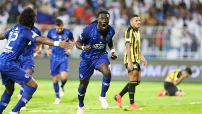 الهلال يحلم بكسر رقم النصر الصامد منذ 30 عاما
