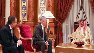 ملك البحرين يستقبل وزير الدفاع الأمريكي