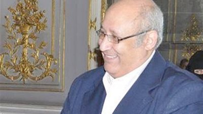 رئيس جامعة عين شمس يزور البعثة الأثرية في عرب الحصن بالمطرية