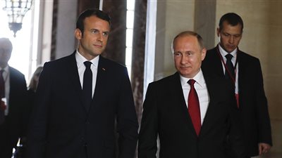 بوتين وماكرون يبحثان هاتفيًا سوريا قبيل القمة الرباعية