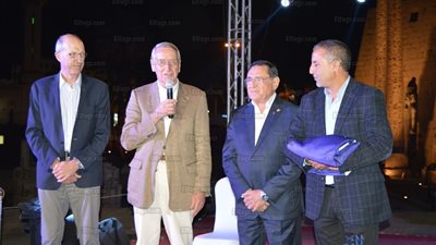 من الأقصر.. تسليم علم الاتحاد الدولي للطيران إلى المغرب لاستضافة عموميته في 2019 (صور)