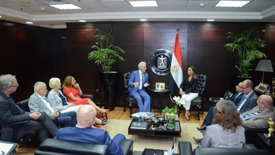  وفد برلمانى ألمانى: 