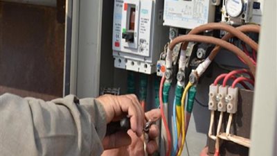 ضبط عاطل وحداد أثناء سرقتهما كابلات الكهرباء بمدينة نصر