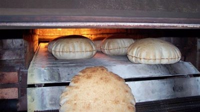 ضبط صاحب مخبز سياحي بحوزته 2.600 طن دقيق مجهول المصدر بالمعادي