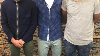 ضبط 3 طلاب سرقوا آخر بالإكراه تحت تهديد السلاح بالنزهة