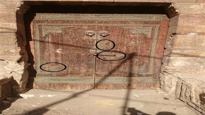 عاجل.. سرقة حشوات باب جامع 