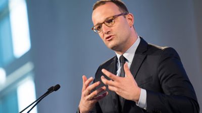 وزير الصحة الألماني يعتزم الترشح لرئاسة حزب ميركل