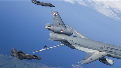 التحالف الأمريكي يقصف بلدة هجين بريف دير الزور