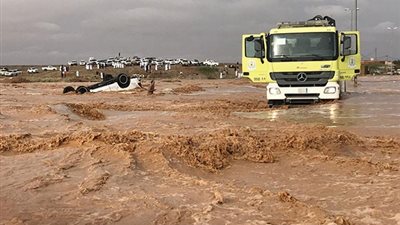 عاجل - السعودية | تفاصيل عملية إنقاذ أشخاص وسيارات من سيول وادي بقيعاء بالقصيم