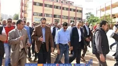 رئيس الوزراء يغير خط سيره ويُفاجيء مدرسة الزقازيق الثانوية الزراعية بزيارة