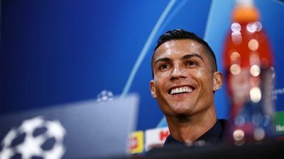  رونالدو يتجاوز سيلينا جوميز ويصبح الأكثر متابعة على انستجرام