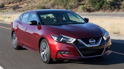 نيسان تكشف عن سيارتها 