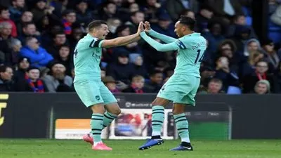 مواجهة صلاح وليفربول.. ماذا ينتظر أرسنال في نوفمبر؟