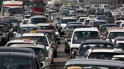 تكدس مروري بطريق السويس بسبب كسر ماسورة مياه