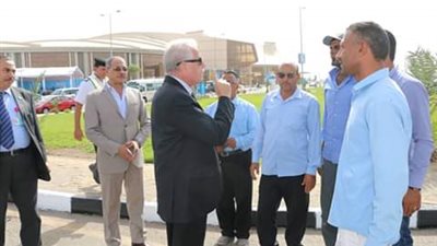 محافظ جنوب سيناء يدعو السائقين للالتزام بالزي الرسمي