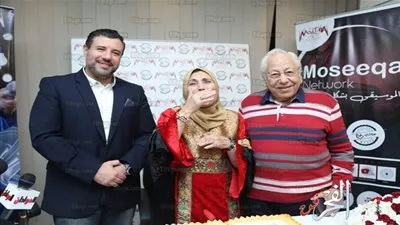 بالزغروطة.. فاطمة عيد تحتفل بطرح ألبومها الجديد 