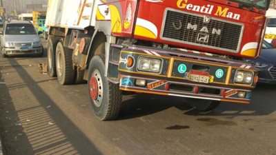  شلل مروري أعلى نفق زهراء المعادي بسبب تعطل سيارة نقل