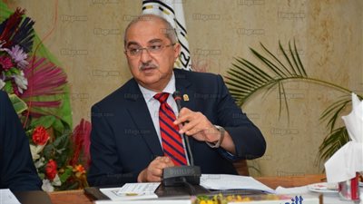 محافظ أسيوط يشارك لأول مرة في اجتماع مجلس الجامعة (صور)