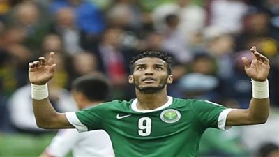 أحد السعودي يفسخ عقد لاعبه نايف هزازي 