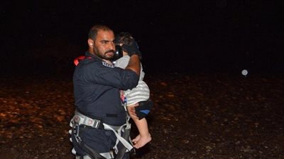 سبق- السعودية| إنقاذ 6 أشخاص حاصرتهم السيول في قريتي النقيعة واليتمة