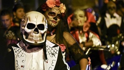 افتتاح حديقة الخوف في إسبانيا.. كيف احتفلت دول العالم بالهالوين؟