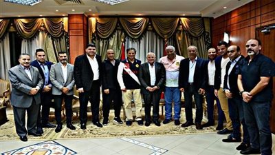 محافظ بورسعيد يجتمع بمجلس إدارة المصري والجهاز الفني الجديد (صور)