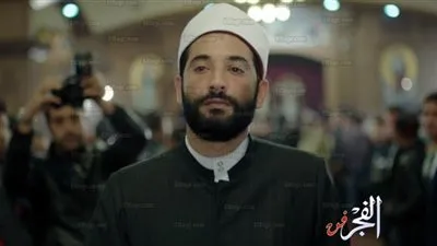 عمرو سعد ينعي ضحايا دير الأنبا صموئيل بالمنيا بمشهد من فيلم 