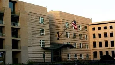 العراق يرفض بيان السفارة الأمريكية حول العقوبات على إيران