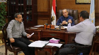 محافظ كفرالشيخ يناقش استعدادات المحافظة للاحتفال العيد القومي (صور)