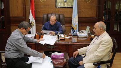 محافظ كفر الشيخ يبحث شن حملات تفتيشية على المصالح الحكومية