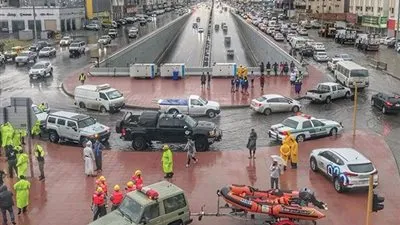 عاجل- السعودية| مدني مكة ينقذ 20 حالة و14 مركبة من تجمعات المياه