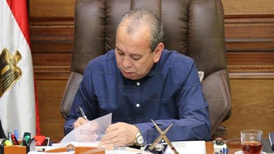 محافظ كفر الشيخ يحيل جميع مسؤلى الورشة المركزية للنيابة العامة  (صور)