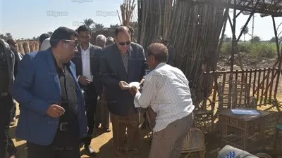 محافظ الفيوم يكلف بالقضاء على أزمة القمامة بقرية الأعلام بالفيوم