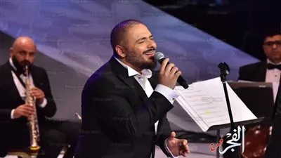 رامي عياش يشعل افتتاحية حفله بمهرجان الموسيقى العربية بميكس 