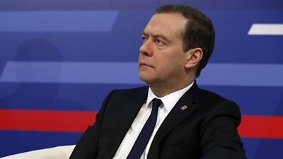 مدفيديف: واشنطن تفرض العقوبات من أجل خنق المنافسة واقتصادها هو المتضرر