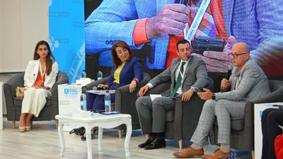 غادة والي: التطوع فرصة الشباب لتغيير العالم للأفضل (صور)